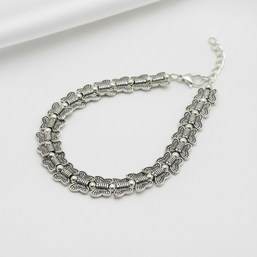 Metal Charm Bracelet : Butterfly