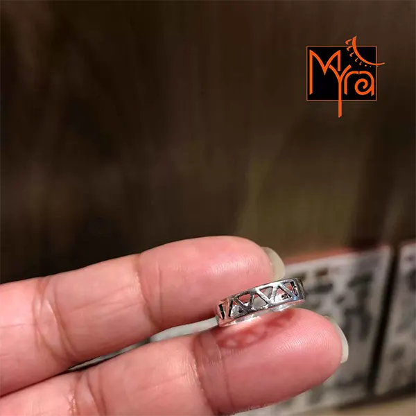 Triangle Pattern Toe Ring
