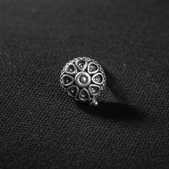 Pure Silver Flower Circle Pattern Nosepin (Wired)