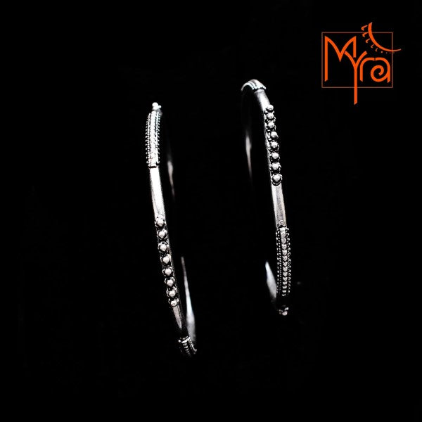 Pure Silver Bangle: (Size 26)