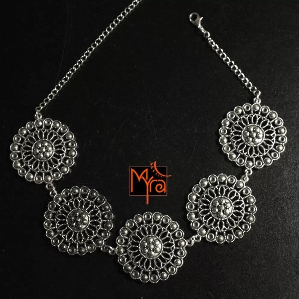 Heavy Metal Flower Pattern Choker : Silver