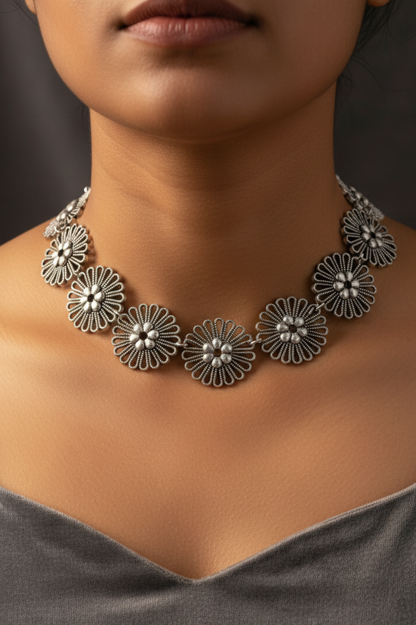 Dandelion Metal Choker : Silver