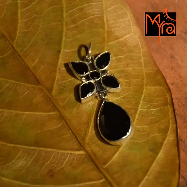 Flower Pattern Blue Iolite Stone Pendant 92.5 sterling silver MYRA