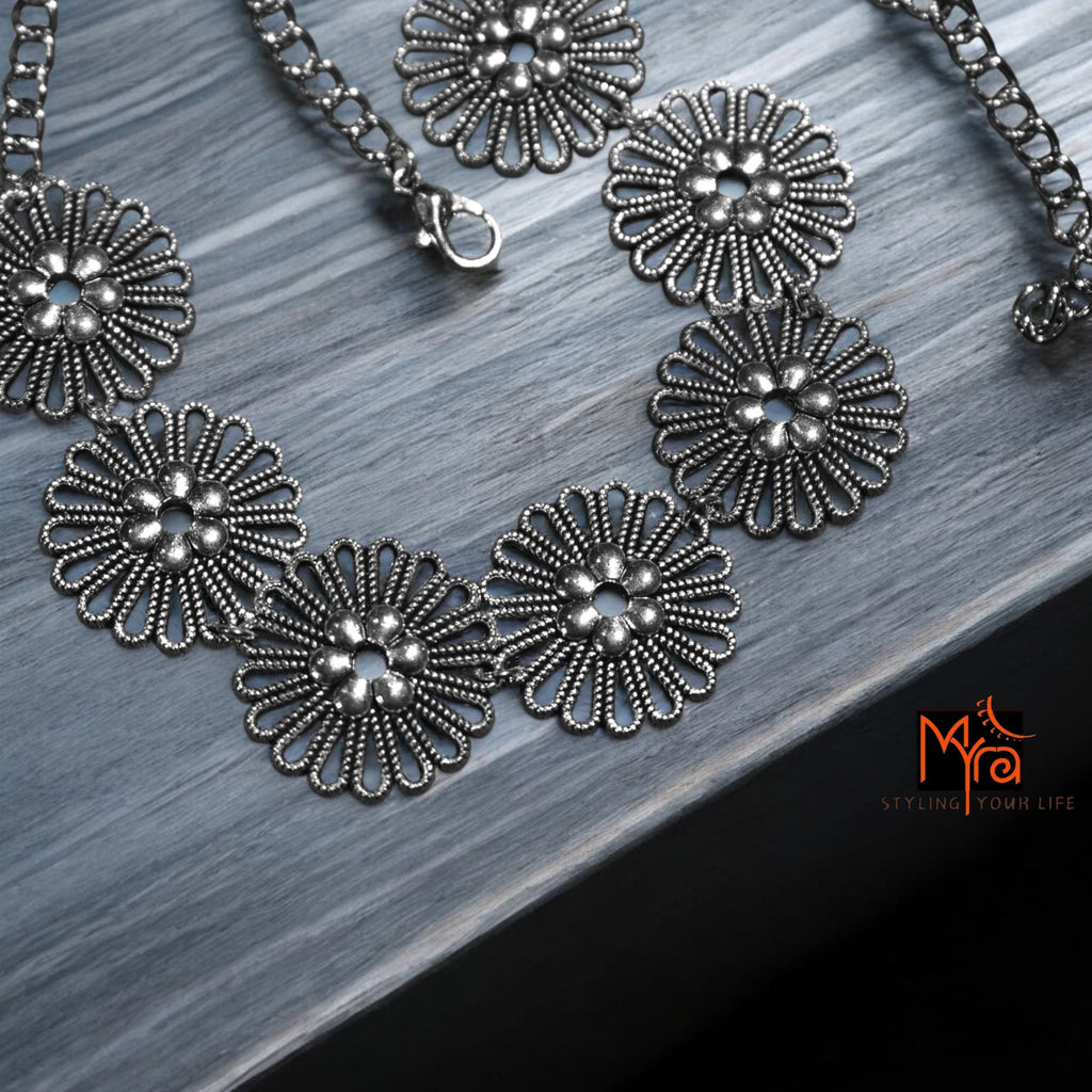 Dandelion Metal Choker : Silver