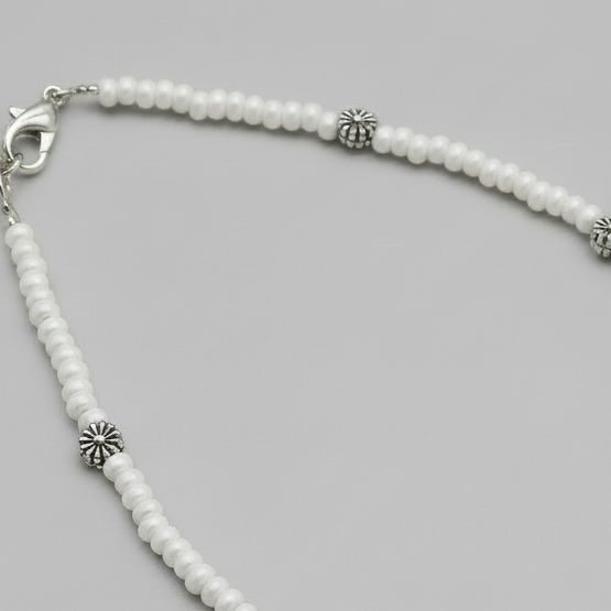 Glass Beaded Anklet with Dandelion Charms : White