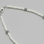 Glass Beaded Anklet with Dandelion Charms : White