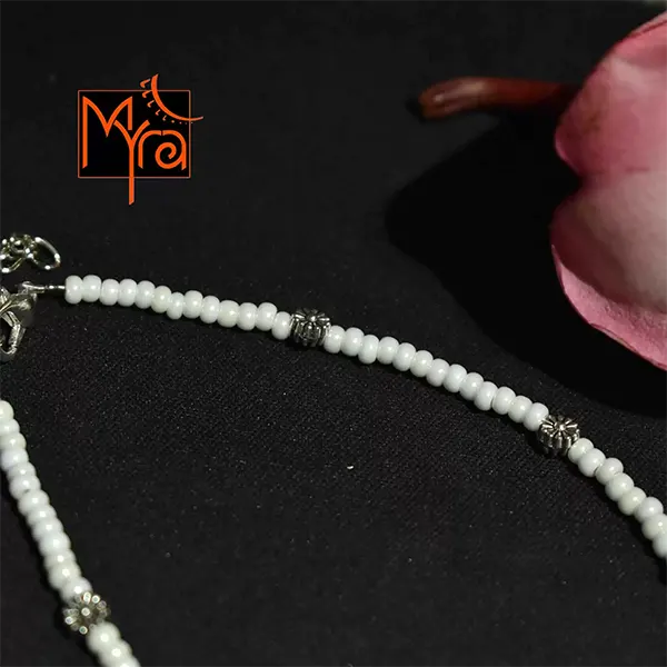 Glass Beaded Anklet with Dandelion Charms : White