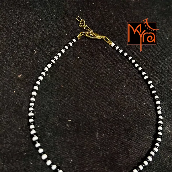 Plain Beaded Anklet : Black & White