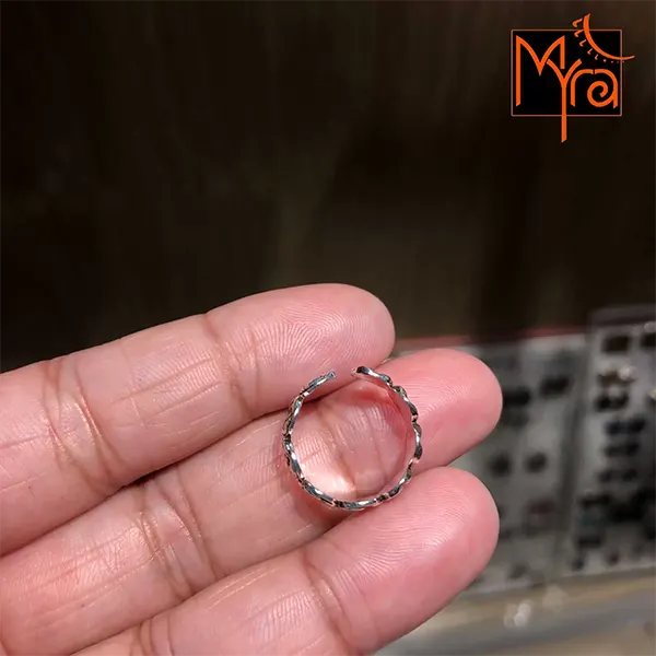 Oxidised Rose Pattern Toe Ring