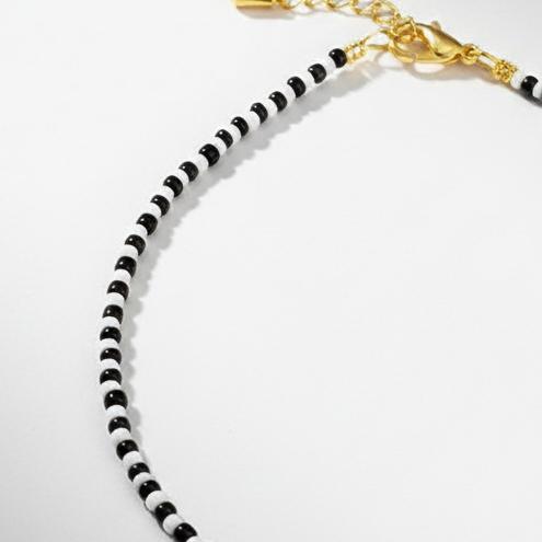 Plain Beaded Anklet : Black & White