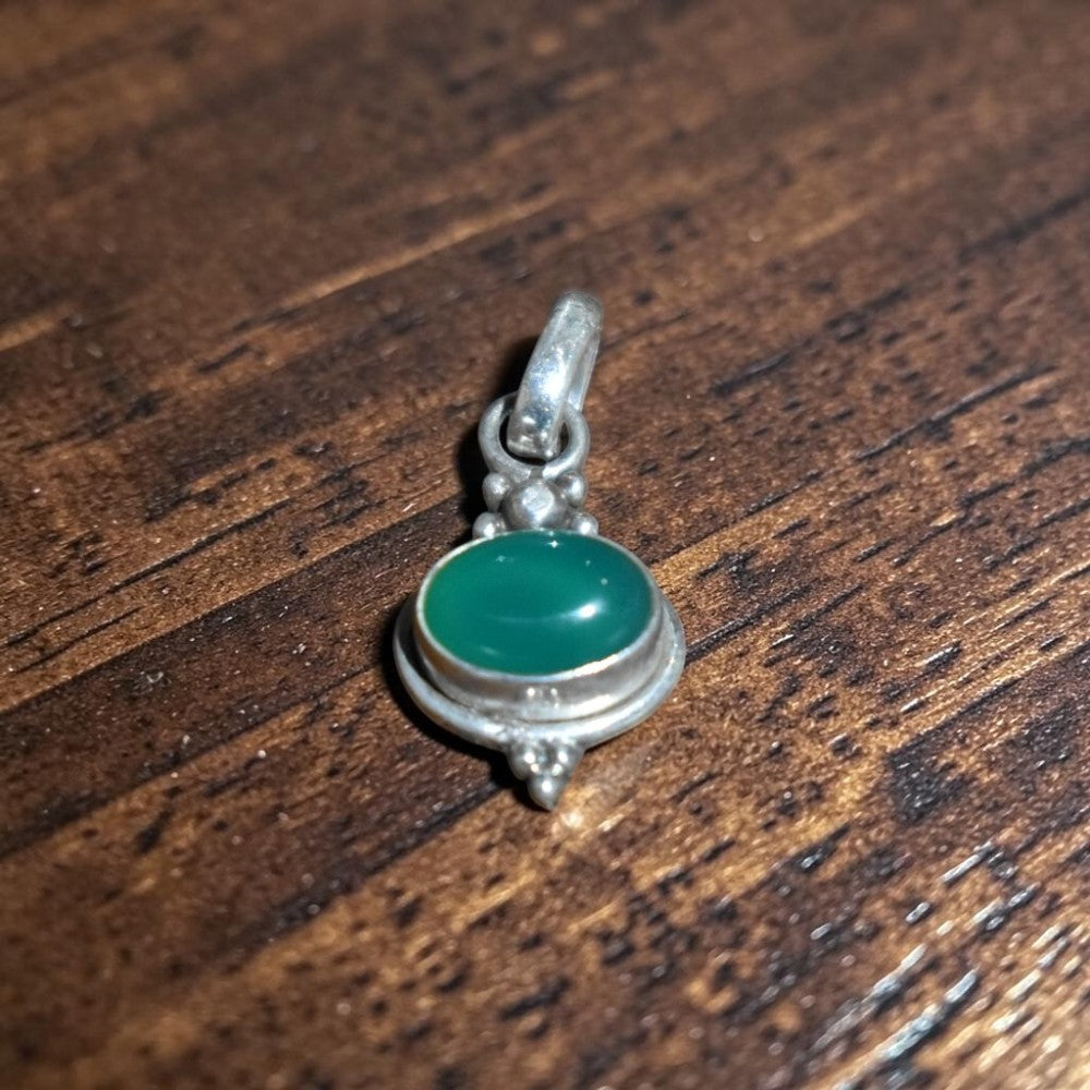 Handcrafted green onyx silver pendant online India MYRA