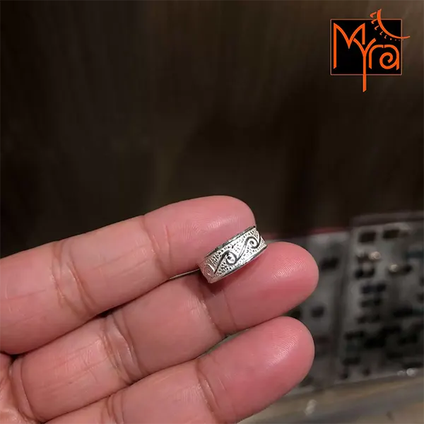 Polished Wave Pattern Toe Ring