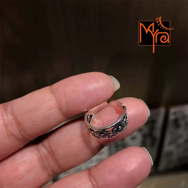 Flower Pattern Toe Ring