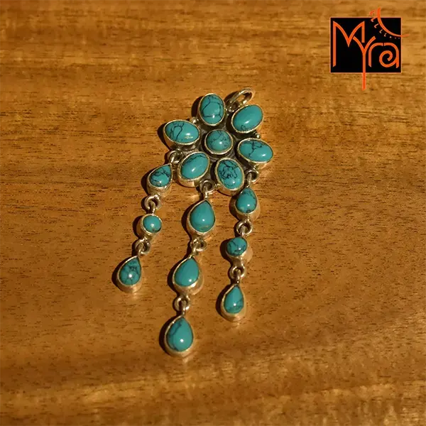 Flower Pattern Turquoise Studded Pendant