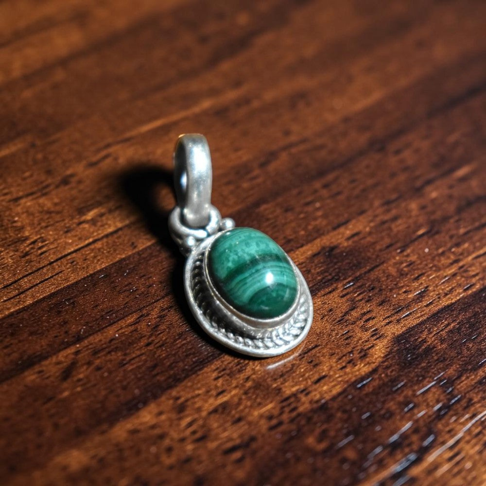 Handcrafted malachite silver pendant online India MYRA