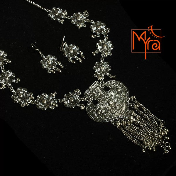 Spade Locket Metal Necklace with Earrings