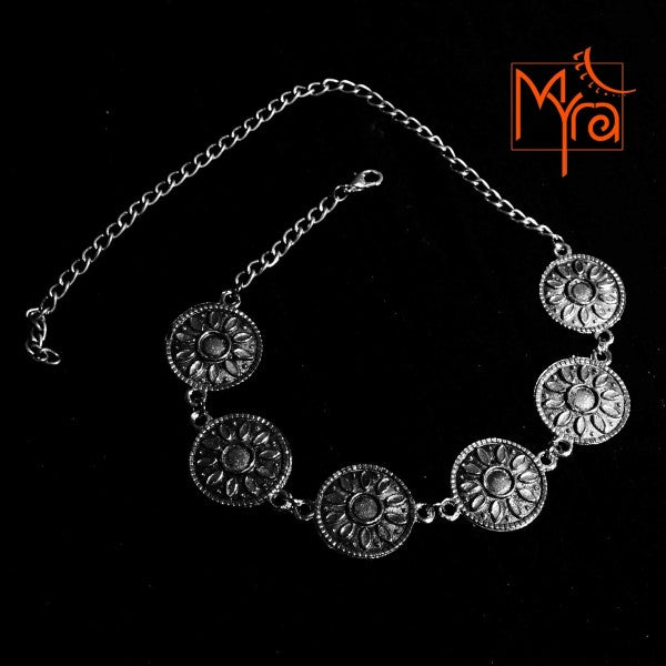 Abstract Flower Engraved Metal Choker : Silver