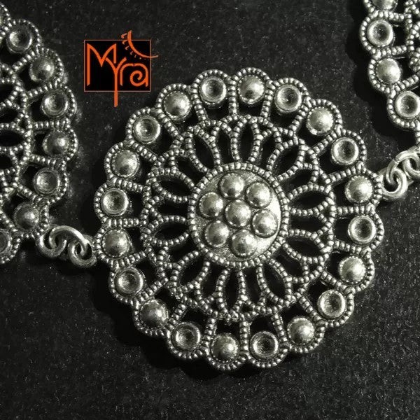 Heavy Metal Flower Pattern Choker : Silver