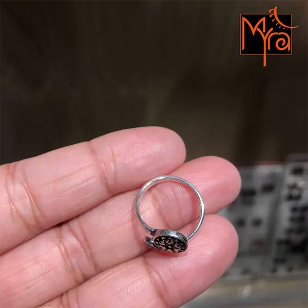 Double Round Pattern Ring