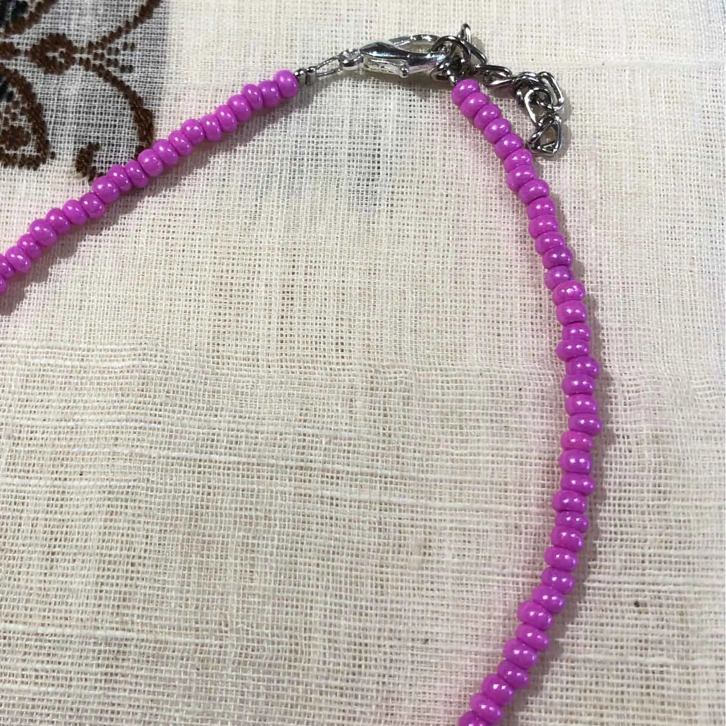 Small Glass Beaded Anklet : Shiny Pink