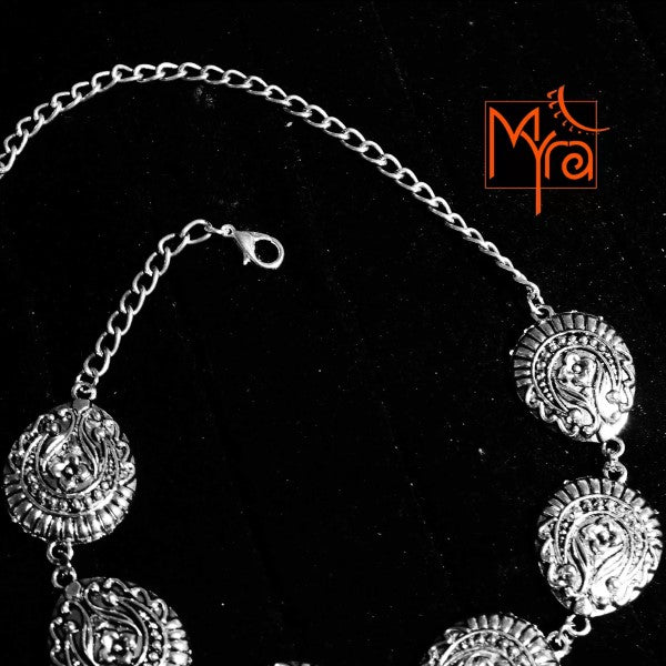 Teardrop Shaped Garden Pattern Metal Choker : Silver