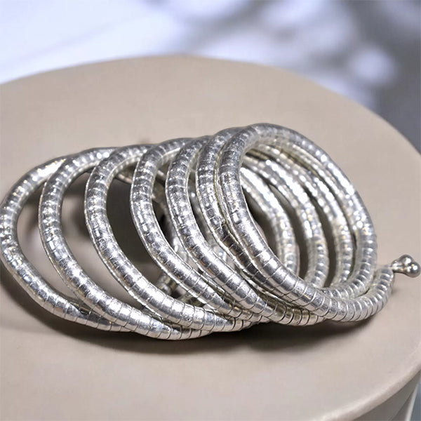 Snake Pattern Spring Bracelet : Silver