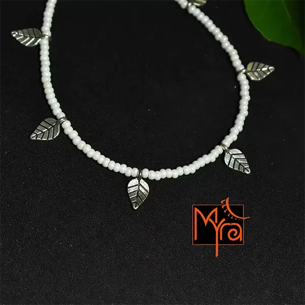 Glass Beaded Anklet with Leaf Charms : White