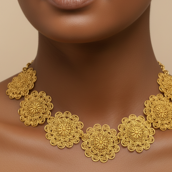 Floral Metal Choker Set : Golden