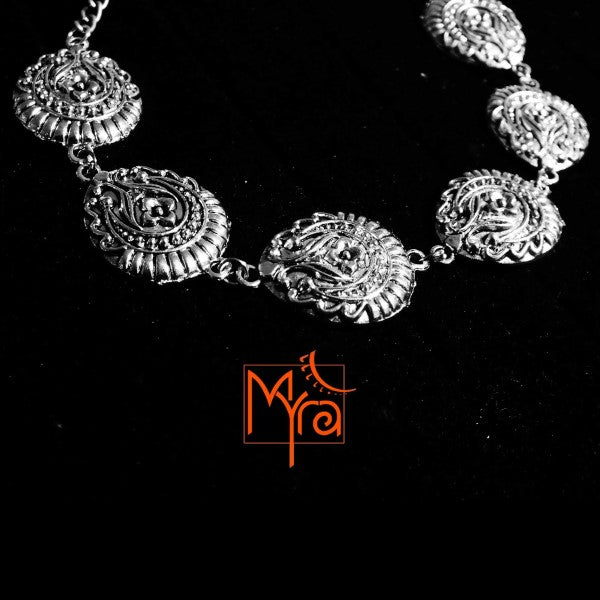 Teardrop Shaped Garden Pattern Metal Choker : Silver