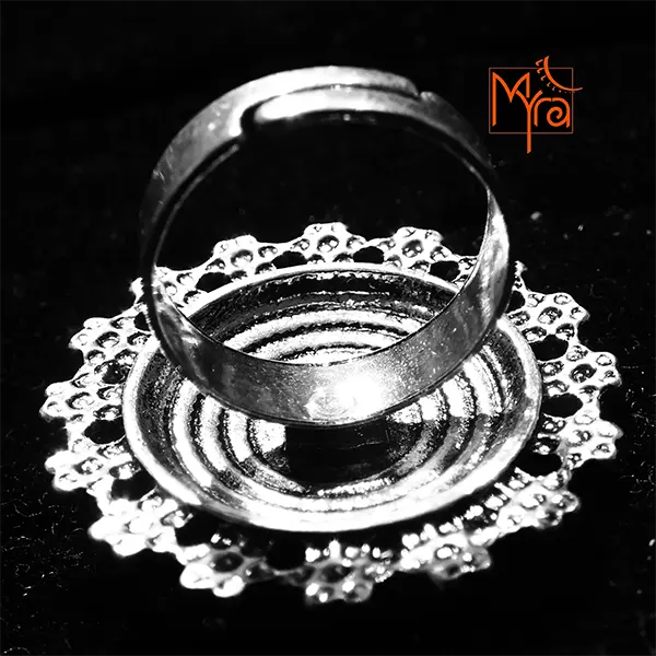 Concentric Circle Patterned Cocktail Ring
