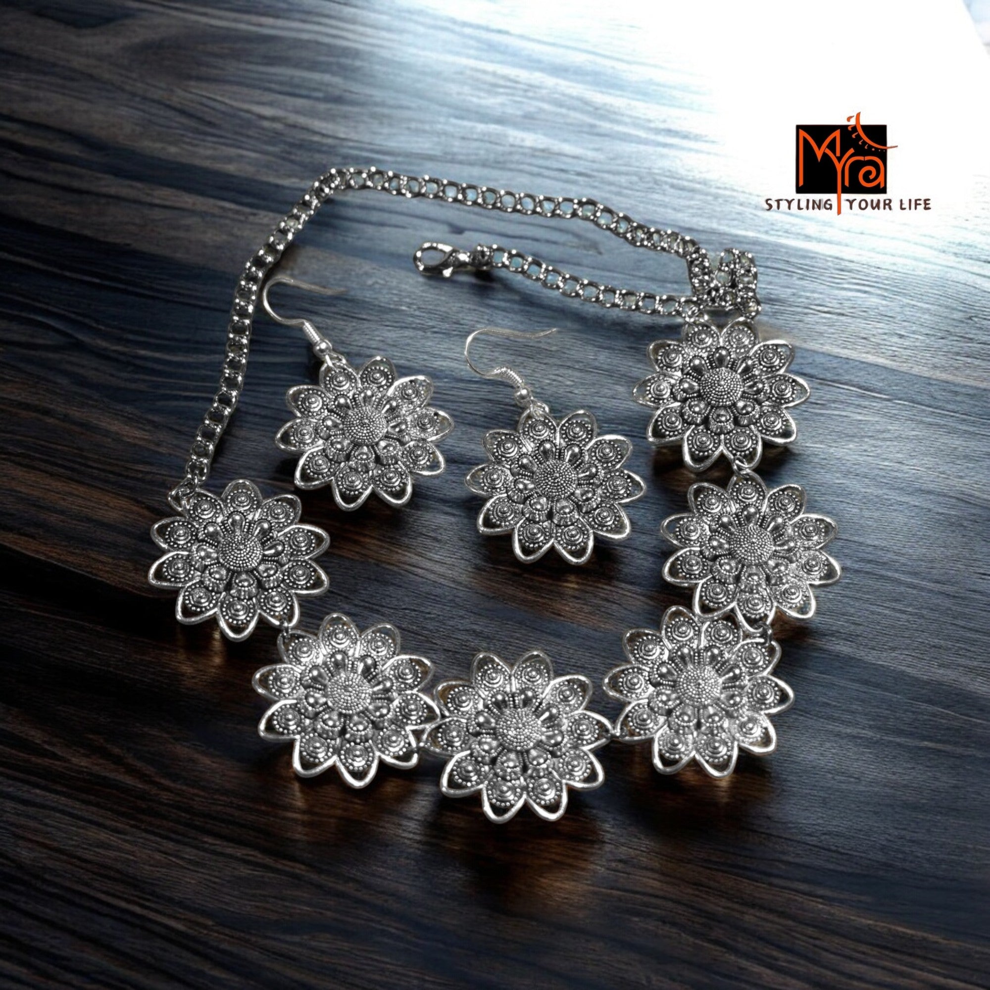 Geometric Floral Choker Set : Silver