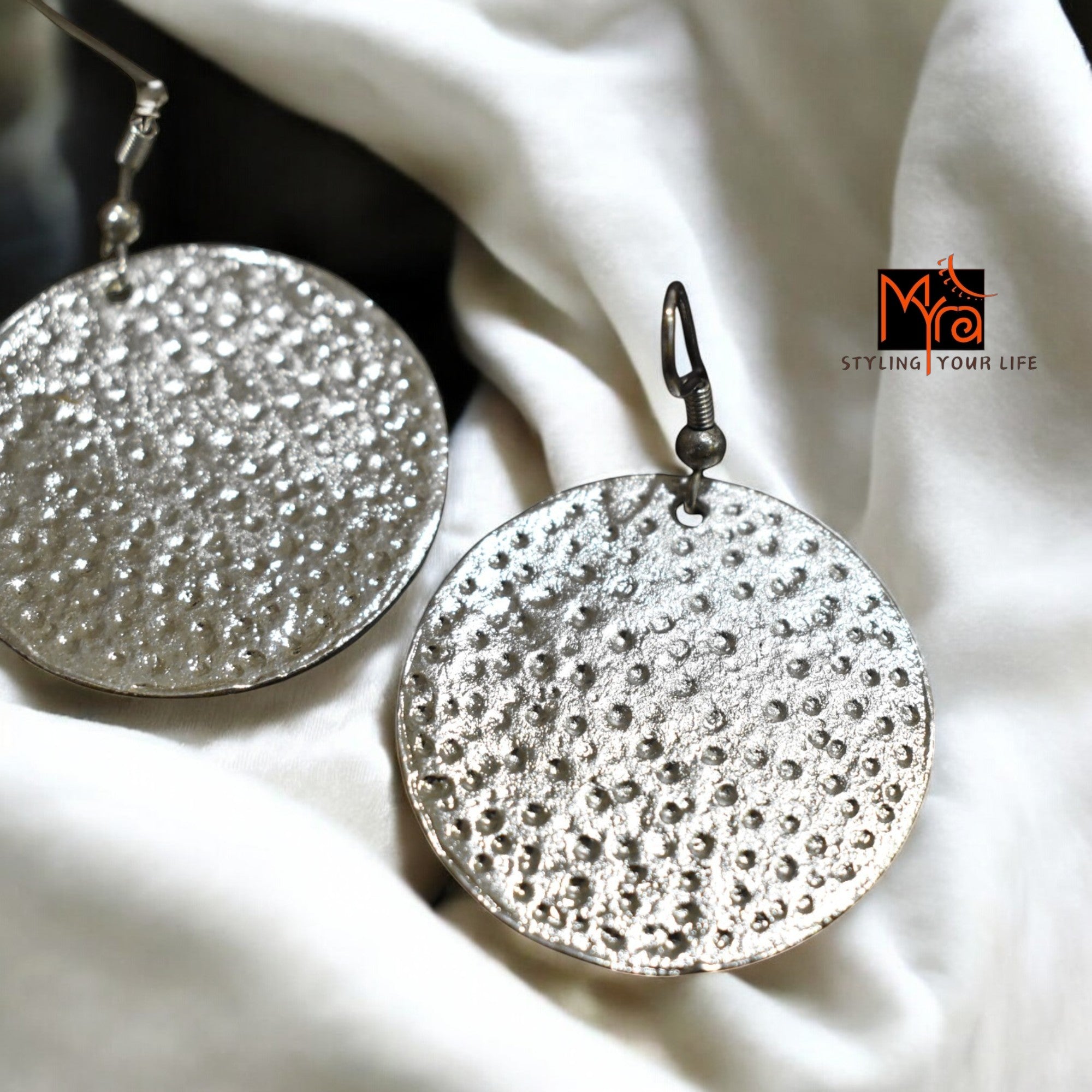 Triple Metal Coin-Patterned Necklace & Earrings