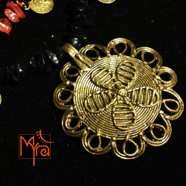 Shades of Pink Uncut Stone Necklace with Dokra Locket : Flower