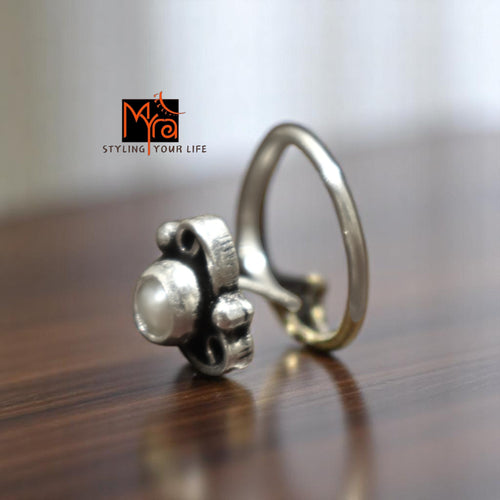 Buy charita pearl silver nosepin online India MYRA