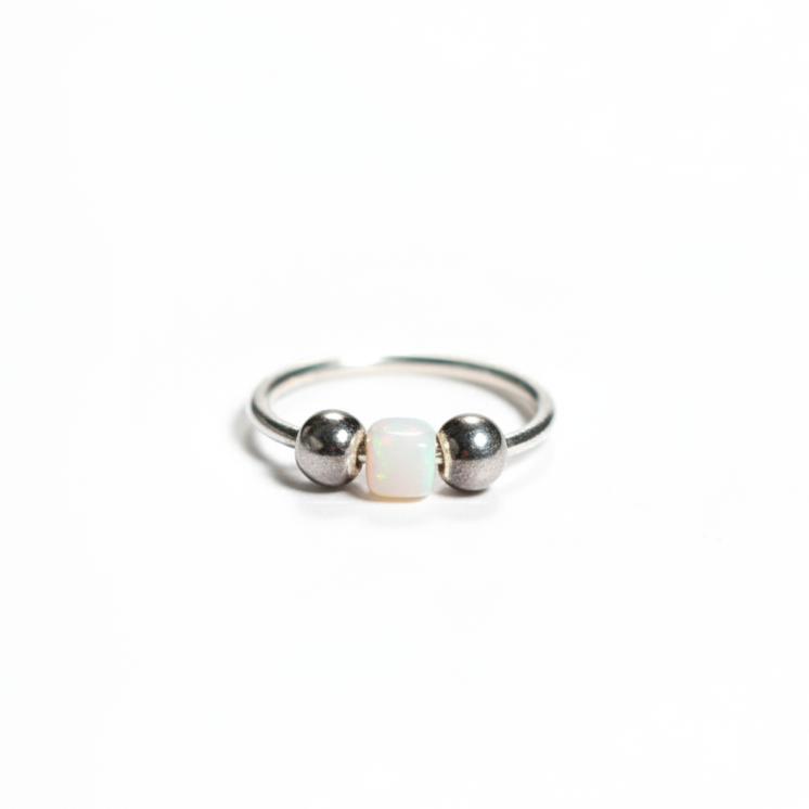 Shwet – White Bead 925 Sterling Silver Nose Ring