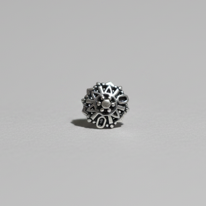 Sunburst Circle Nose Pin – 925 Sterling Silver