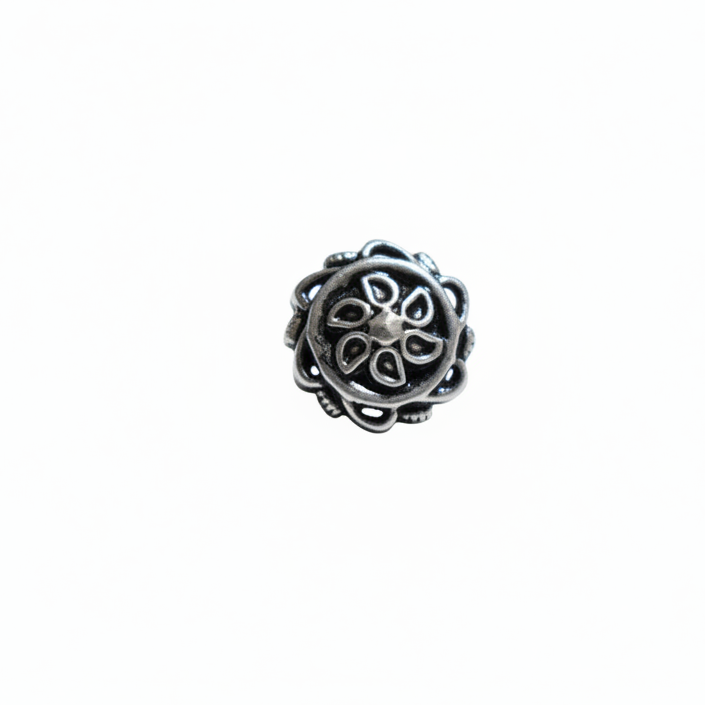 Abstract Motif Circle Nose Pin – 925 Sterling Silver