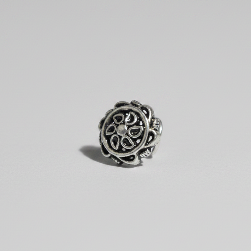 Abstract Motif Circle Nose Pin – 925 Sterling Silver