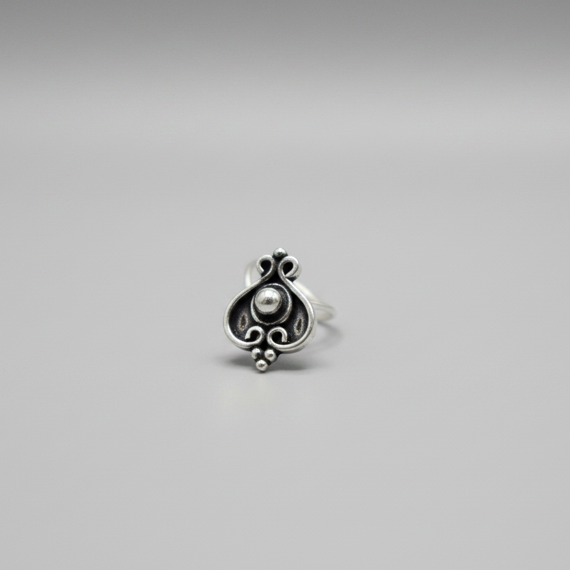 Betel Leaf Statement Nose Pin – 925 Sterling Silver