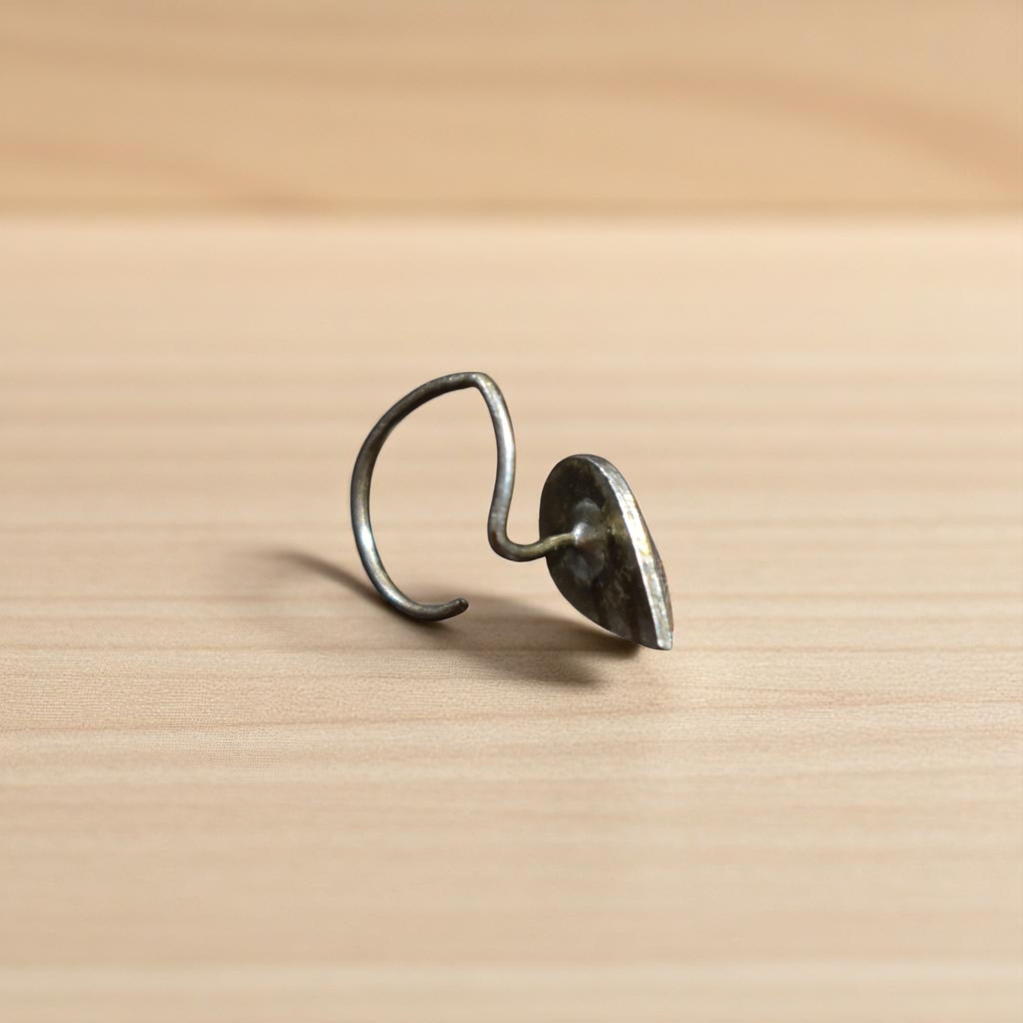 Buy komolika teardrop silver nosepin online India MYRA
