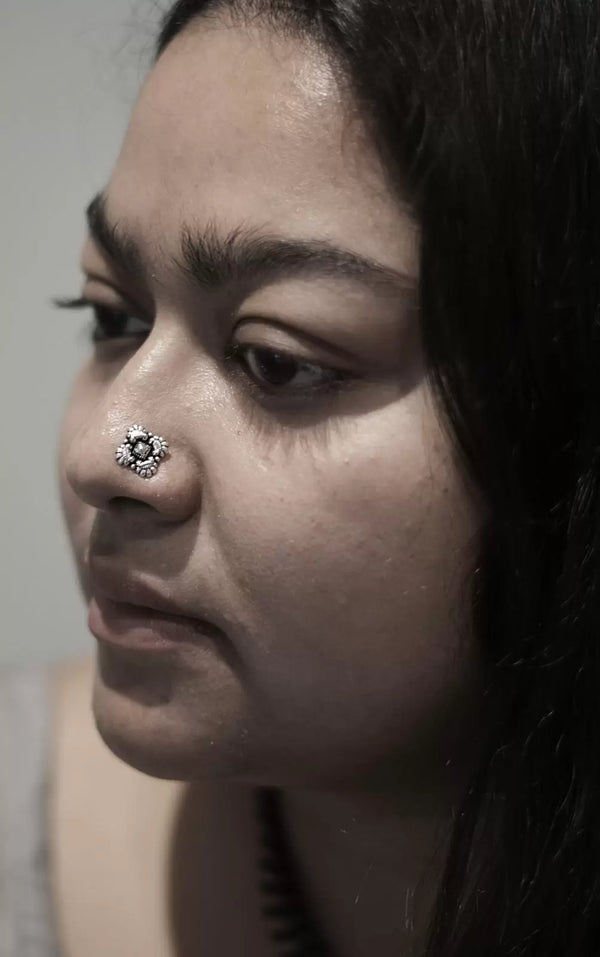 Manimala Silver Nosepin