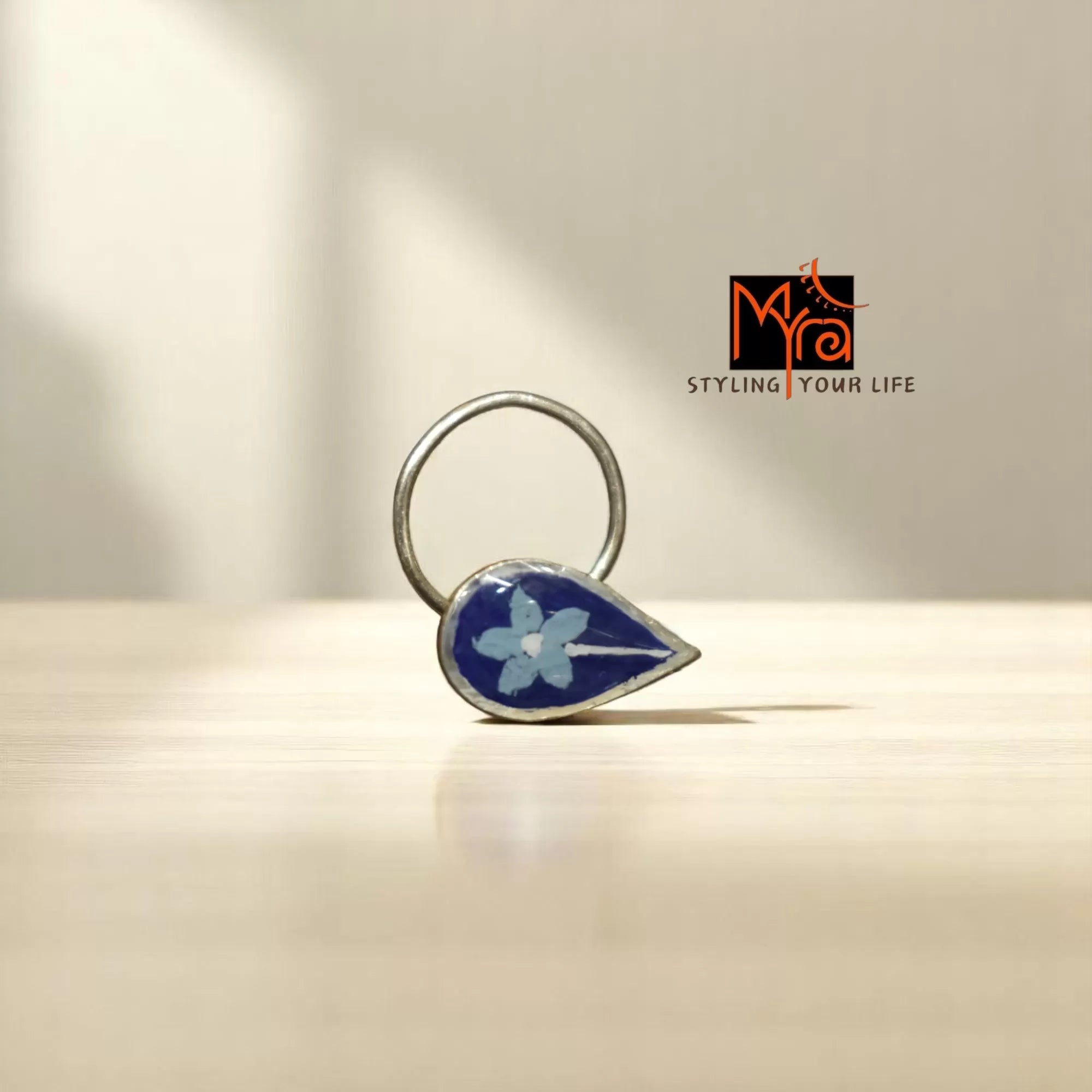 Neelpushp Teardrop Silver Nosepin