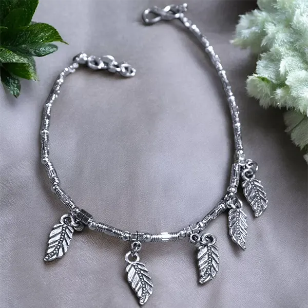 Metal Charm Anklet : Leaf